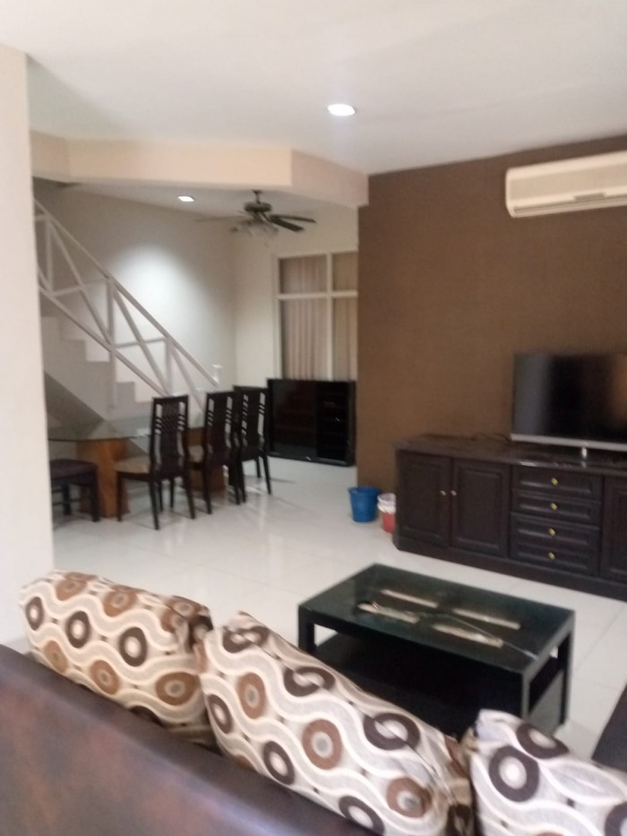 Rumah Disewakan Fully Furnished di Meadow Green Lippo Cikarang